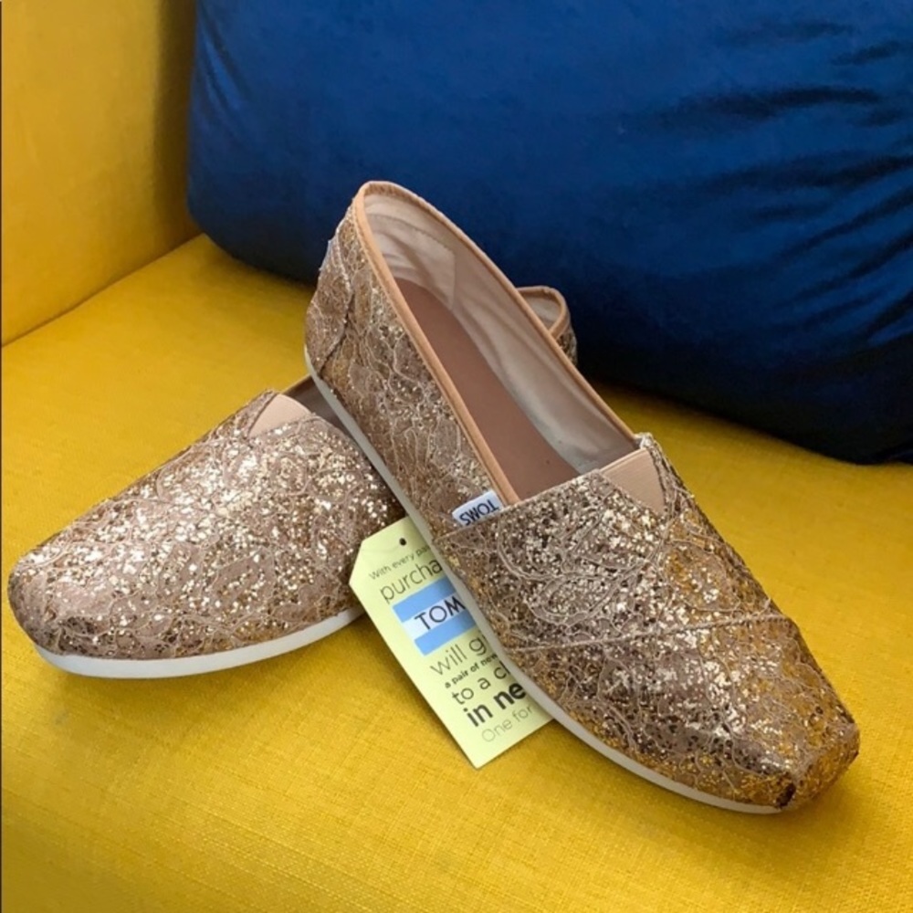 Brand NEW Gold Toms